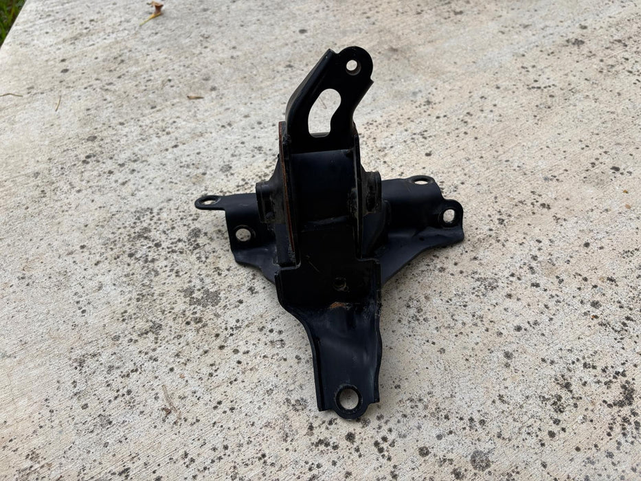 2020 - 2022 TOYOTA COROLLA 1.8L LEFT TRANSMISSION MOUNT OEM