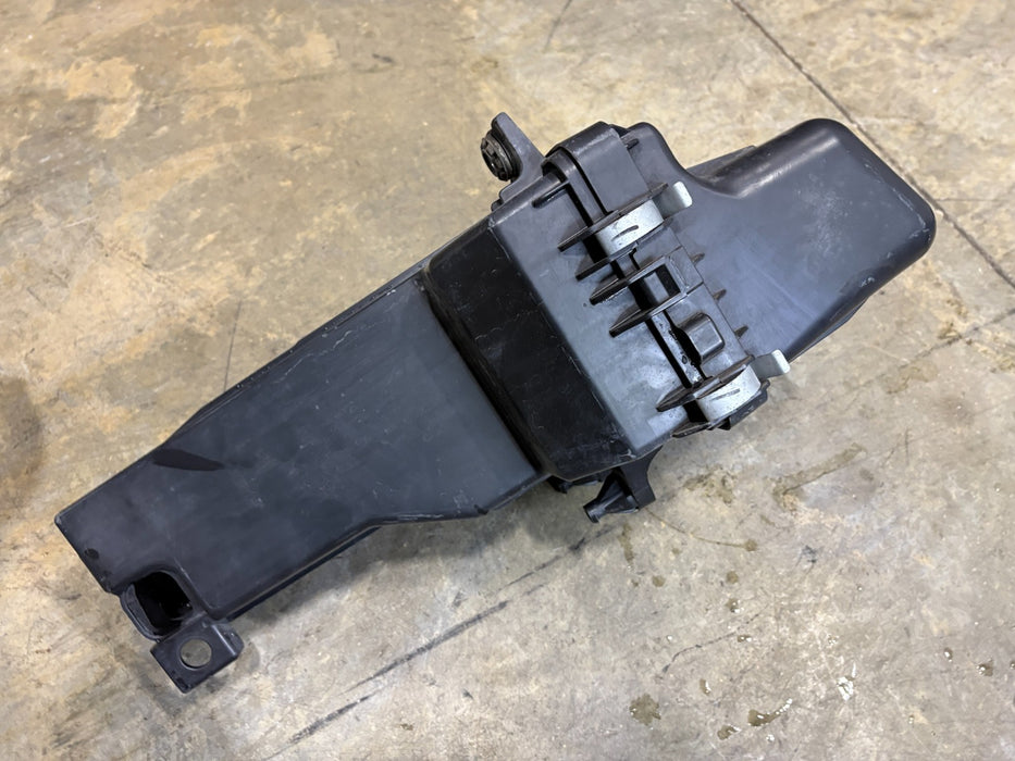 2018-2023 Nissan Kicks 1.6L Air Cleaner Intake Filter Box Assembly OEM