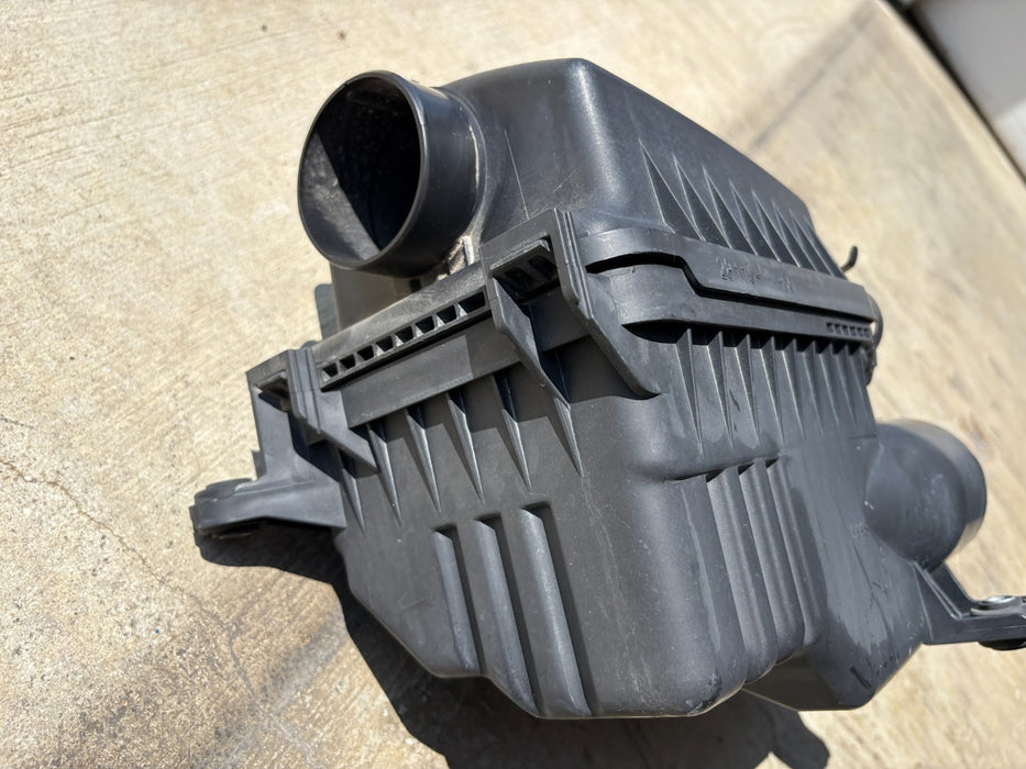 2011-2016 Hyundai Elantra 1.8L, Air Intake Box Cleaner Housing #28110-3X300 OEM