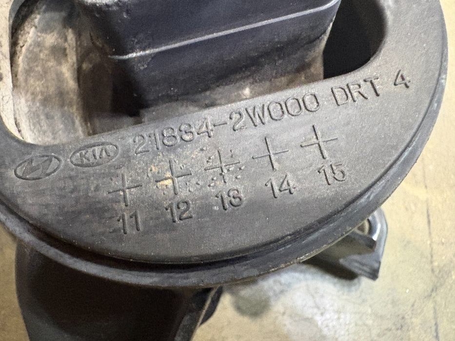 2013-2018 Hyundai Santa Fe Ultima 3.3L Left Transmission Mount OEM