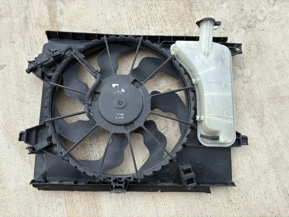 2012-2019 Kia Soul 1.6L 2.0L, Radiator Cooling Fan Motor & Shroud - OEM