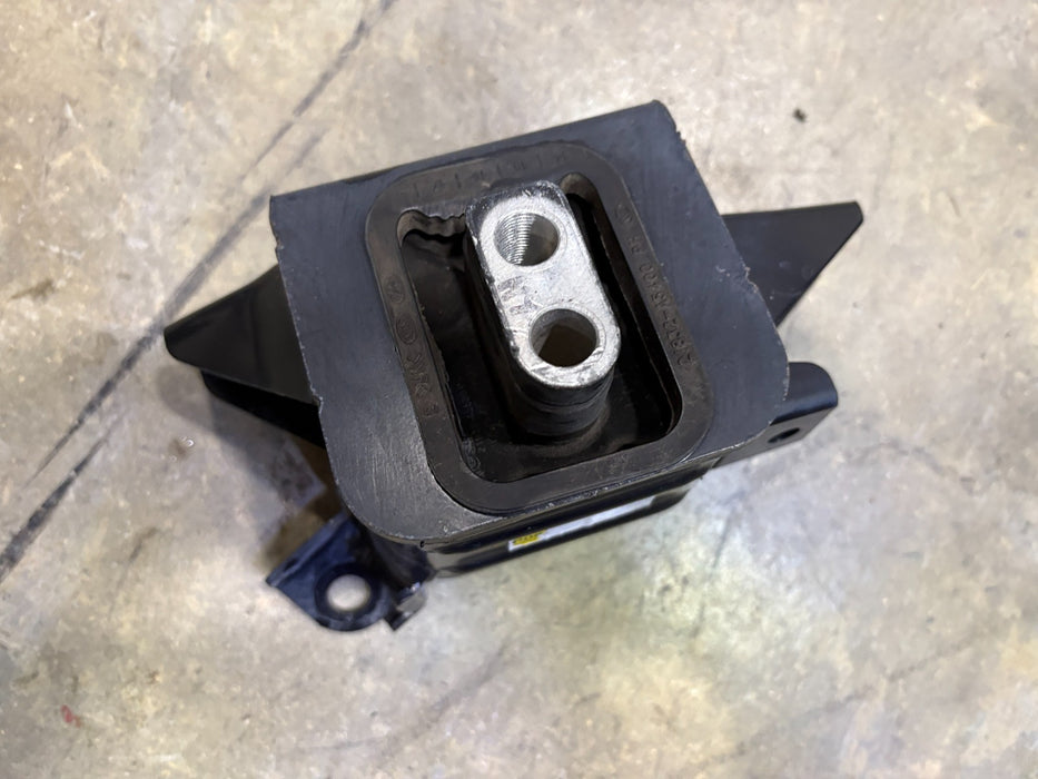 2016-2017 Hyundai Elantra GT 2.0L Left Transmission Mount OEM