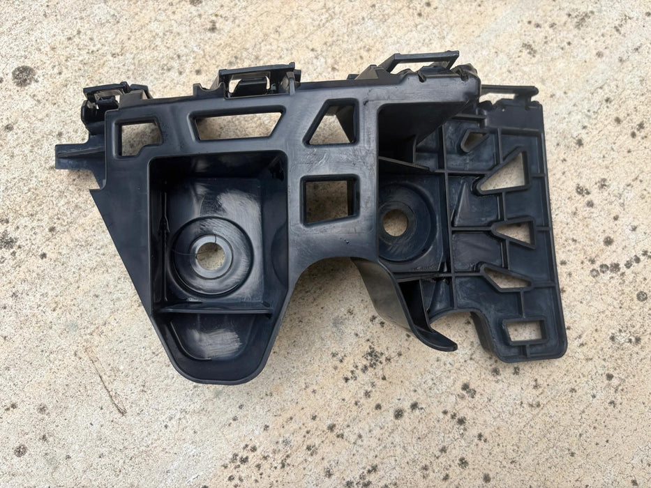 2021 - 2024 Volkswagen Atlas Rear Bumper Left Side Support Bracket OEM