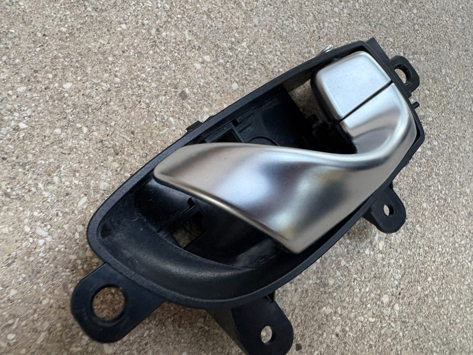 2014 - 2024 INFINITI Q50 FRONT RIGHT INTERIOR INSIDE DOOR HANDLE OEM