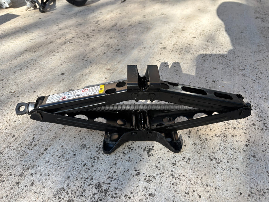 2010 - 2017 Chevrolet Equinox Scissor Lift Jack OEM