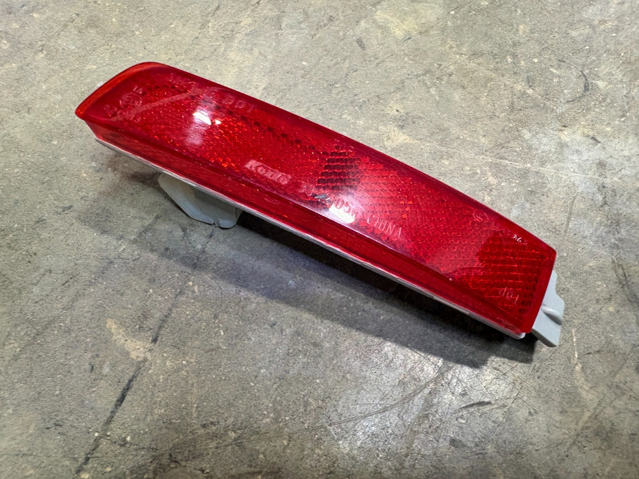 2018-2022 NISSAN KICKS REAR LEFT SIDE BUMPER REFLECTOR LIGHT LAMP OEM