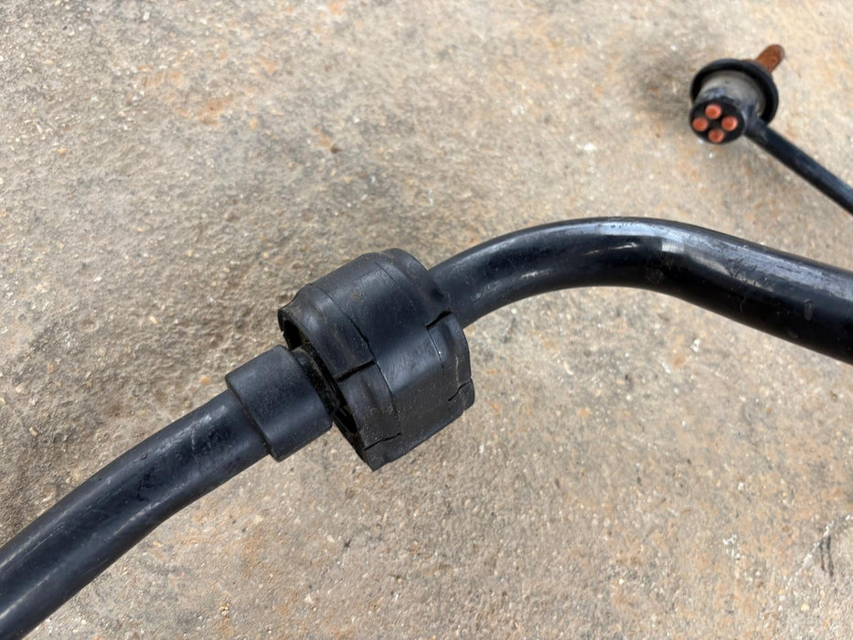2014 - 2018 MAZDA 3 2.0L FWD Front Stabilizer Bar With Links OEM