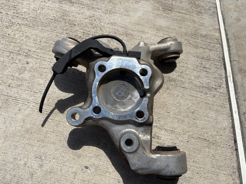 Genuine, 2015-2020 Mercedes-Benz GLA250 2.0 Rear Right Passenger Spindle Knuckle