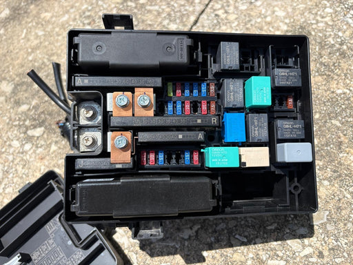 2017 - 2022 Honda CRV Engine Fuse Box Assembly OEM