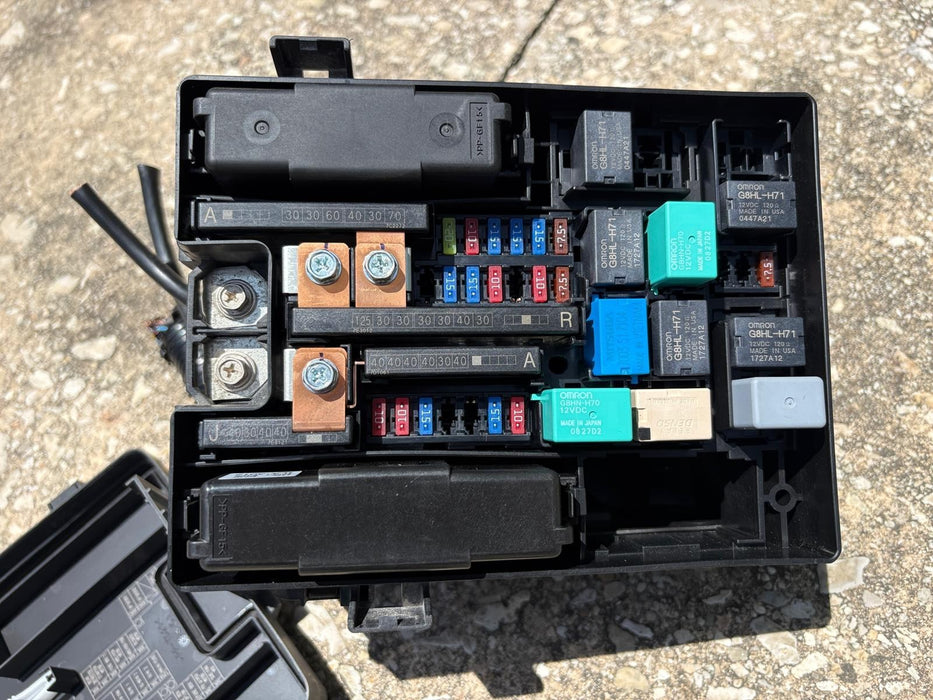2017 - 2022 Honda CRV Engine Fuse Box Assembly OEM
