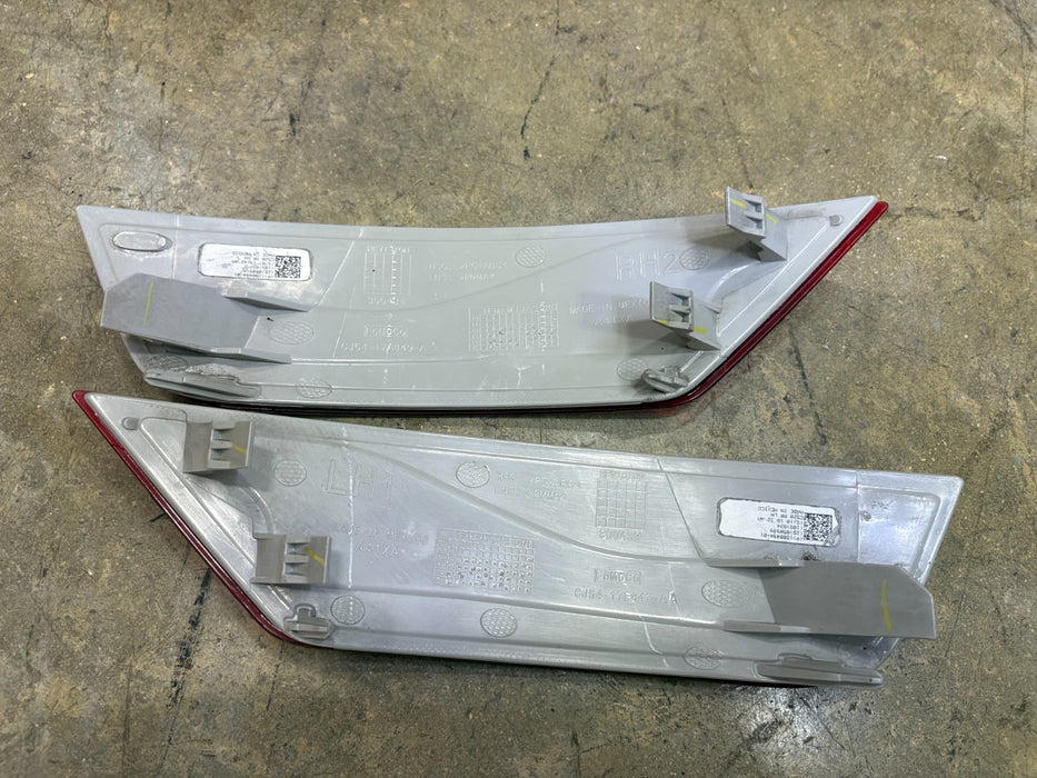 SET OF 2 2013-2019 FORD ESCAPE REAR BUMPER MARKER REFLECTOR LEFT & RIGHT OEM