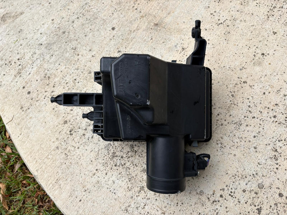 2014-2020 Nissan Rogue 2.5L Air Intake Air Cleaner Box Housing Assembly OEM