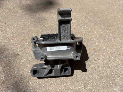 2020 - 2023 Volkswagen Atlas Cross Right Engine Frame Mount Support OEM
