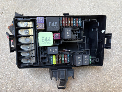2019 - 2024 AUDI Q3 ENGINE MOTOR FUSE RELAY JUNCTION BOX BLOCK OEM 5Q0907361G