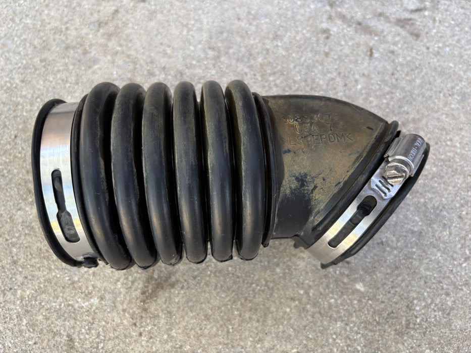2013-2019 Ford Escape 2.0L Air Intake Cleaner Duct Hose Tube 1088307S OEM