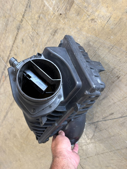 2016-2017 Land Rover Range 3.0 Right Air Cleaner Housing Filter Box #G4D3-12B579