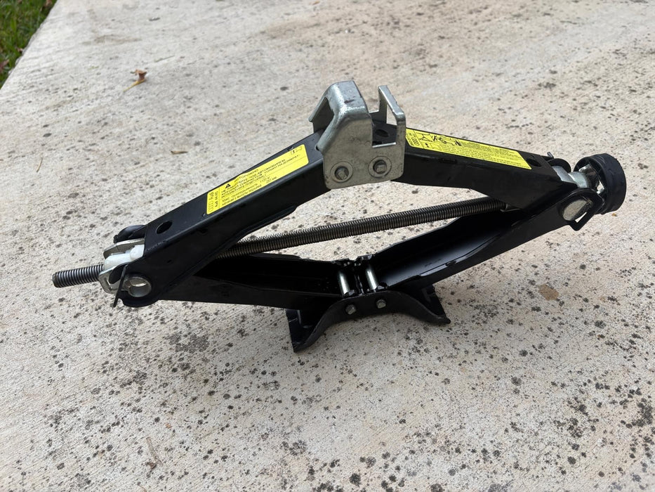 2013 - 2016 Audi S4 Scissor Jack Assembly