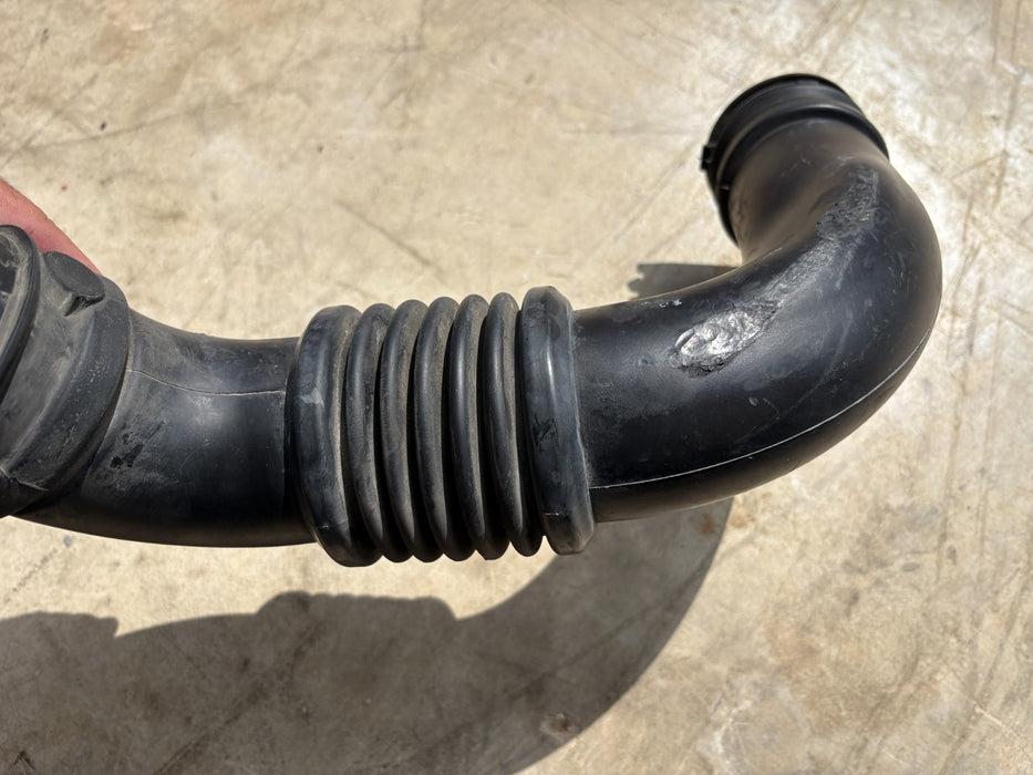 2011 - 2017 Jeep Patriot Air Intake Duct Tube Hose 04891621AC OEM