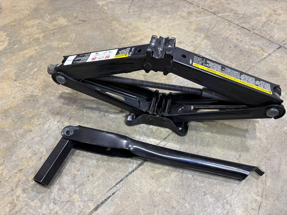 2013 - 2019 Buick Encore Jack & Wrench Kit 13581403 OEM