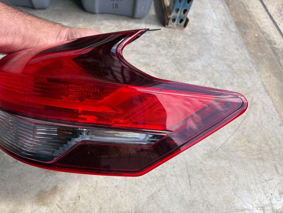 2018 2019 2020 Nissan Kicks Right Passenger Tail Light Assembly OEM