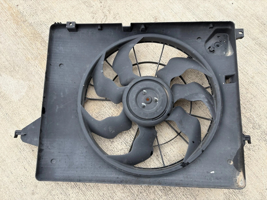 2013-2018 Hyundai Santa Fe Sport 3.3L, Radiator Cooling Fan Motor & Shroud, OEM