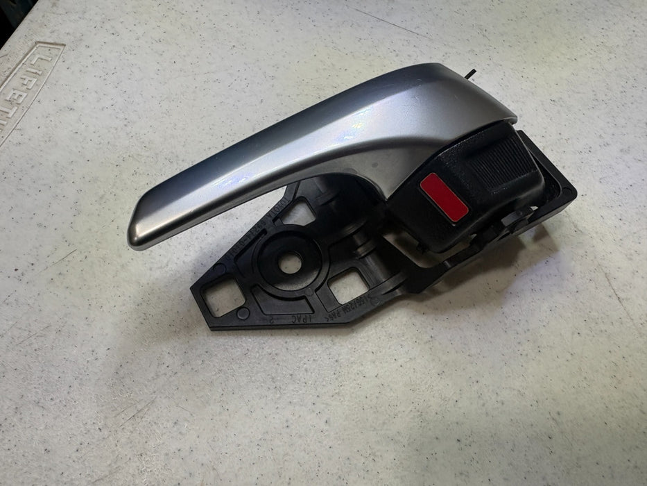 2014 - 2019 TOYOTA HIGHLANDER FRONT LEFT DRIVER SIDE INSIDE DOOR HANDLE, OEM