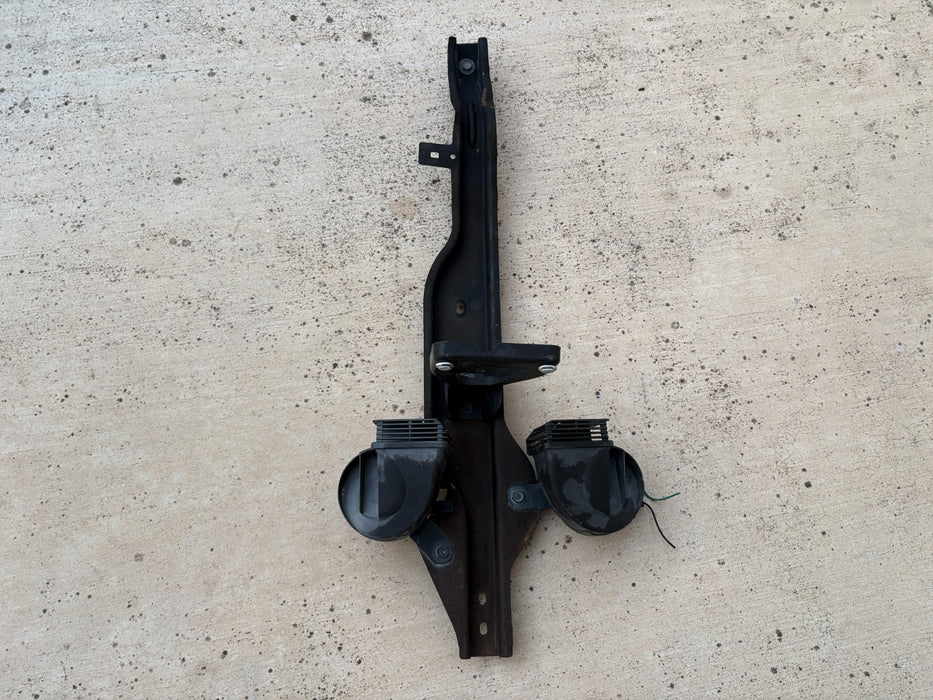 2017 – 2020 Nissan Pathfinder Horn Set Left & Right OEM