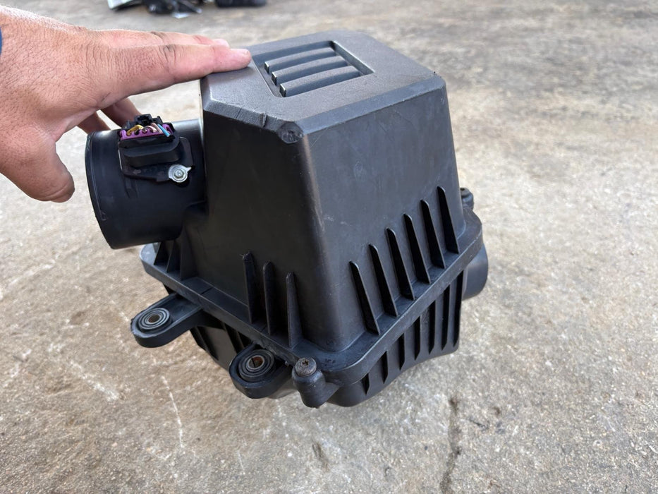 2011-2017 CHEVROLET EQUINOX AIR INTAKE CLEANER BOX OEM 25867638