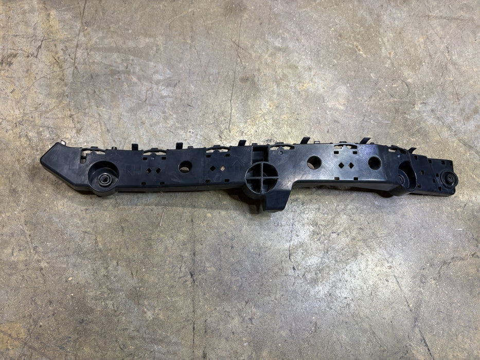 2018-2021 NISSAN KICKS REAR RIGHT SIDE BUMPER RETAINER SUPPORT BRACKET OEM
