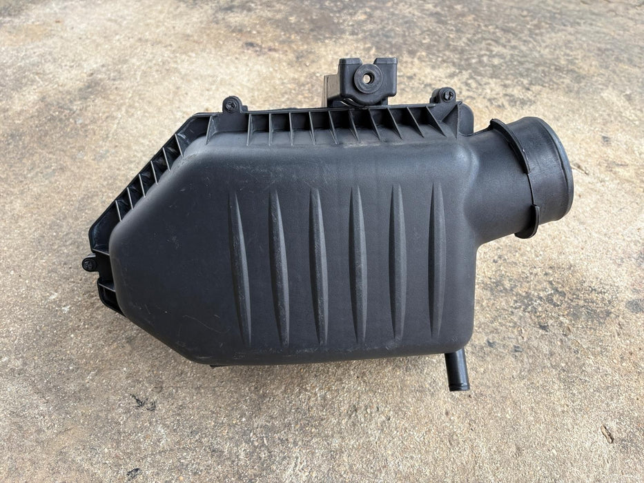 2011-2019 Dodge Challenger 3.6L Air Cleaner Intake Air Box OEM