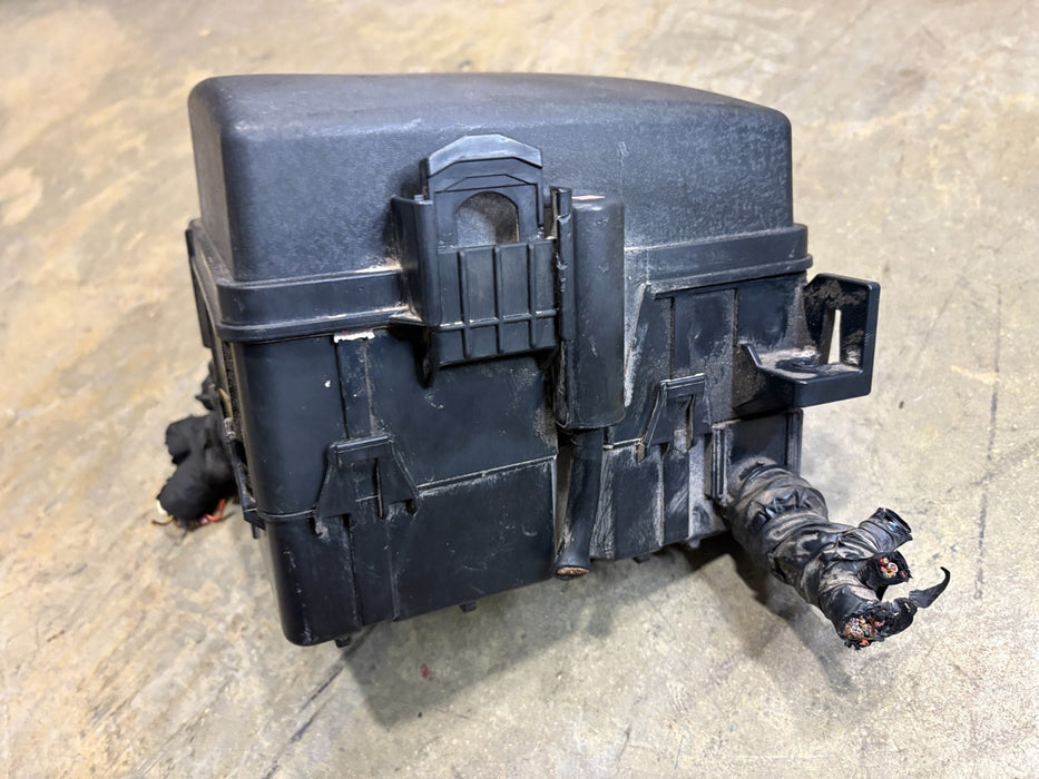 2017-2019 Hyundai Santa Fe Fusebox Fuse Box Relay Module 91311-B8070 OEM