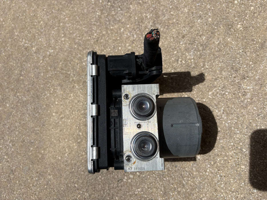 2020 - 2022 Chevrolet Equinox ABS Anti Lock Brake Pump 84825144 OEM