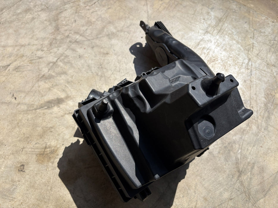 2017-2020 Ford Fusion 1.5L Air Filter Cleaner Housing Box OEM