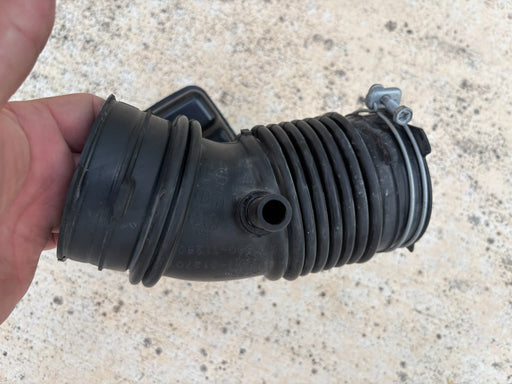 2016-2018 LEXUS ES350 3.5L Air Cleaner Intake Duct Tube Hose w/ Resonator OEM