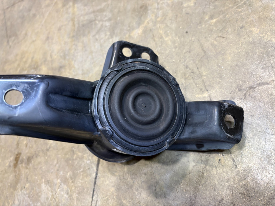 2020-2025 HYUNDAI PALISADE RIGHT ENGINE MOTOR MOUNT SUPPORT 21824-S1100 OEM
