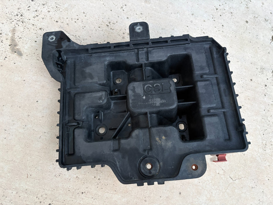 2013 - 2018 HYUNDAI SANTA FE BATTERY TRAY MOUNT BRACKET OEM