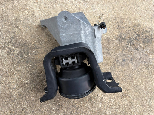 2013-2019 Nissan Sentra Engine Motor Mount Rubber Right Front Support Mount OEM