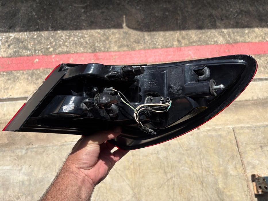 2011 2012 2013 2014 CHRYSLER 200 SEDAN LEFT SIDE TAIL LIGHT OEM
