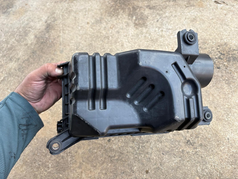 2011-2016 Hyundai Elantra Air Cleaner Filter Box Assembly 1.8L