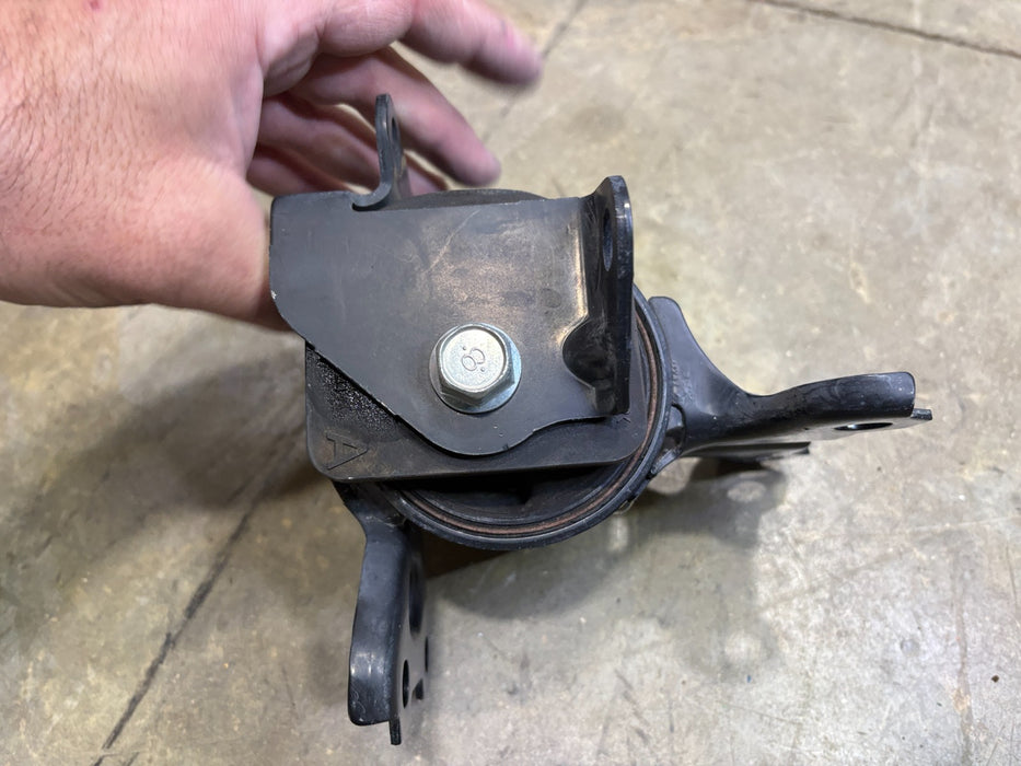 2015-2024 MITSUBISHI OUTLANDER SPORT TRANSMISSION LEFT MOUNT SUPPORT BRACKET OEM