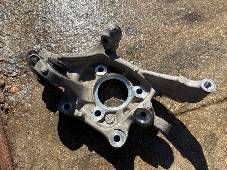 2017 - 2023 Cadillac XT5 3.6L Rear Right Side Knuckle OEM