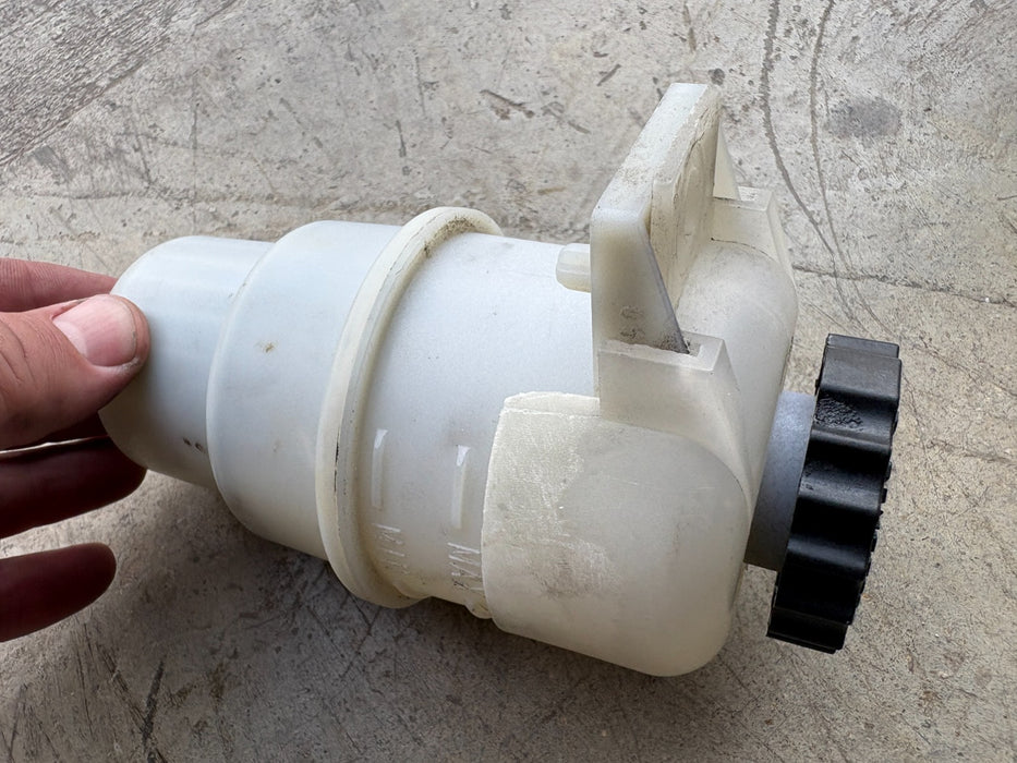 2007-2017 Jeep Patriot Power Steering Reservoir W Cap 2.4L 5105338AB, OEM