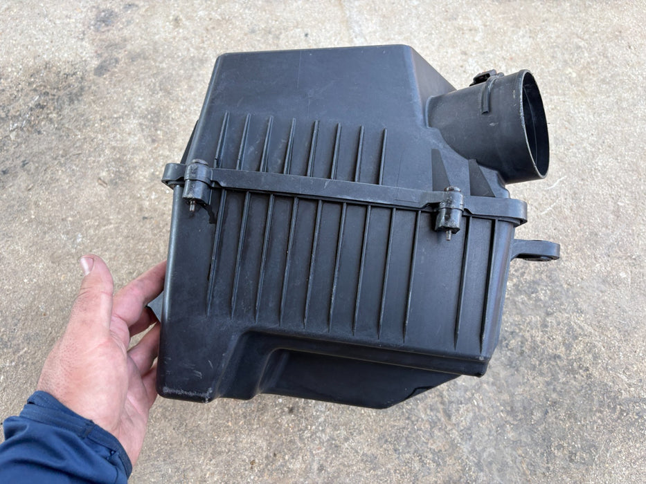 2011 - 2017 CHEVY EQUINOX AIR FILTER HOUSING BOX 15950814 OEM