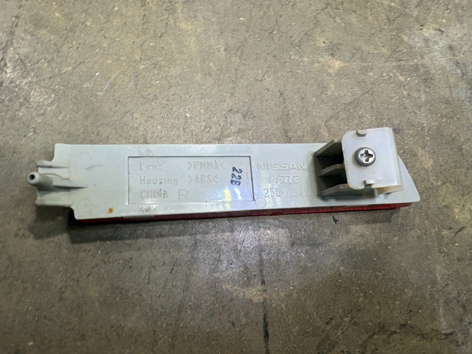 2018-2022 NISSAN KICKS REAR LEFT SIDE BUMPER REFLECTOR LIGHT LAMP OEM