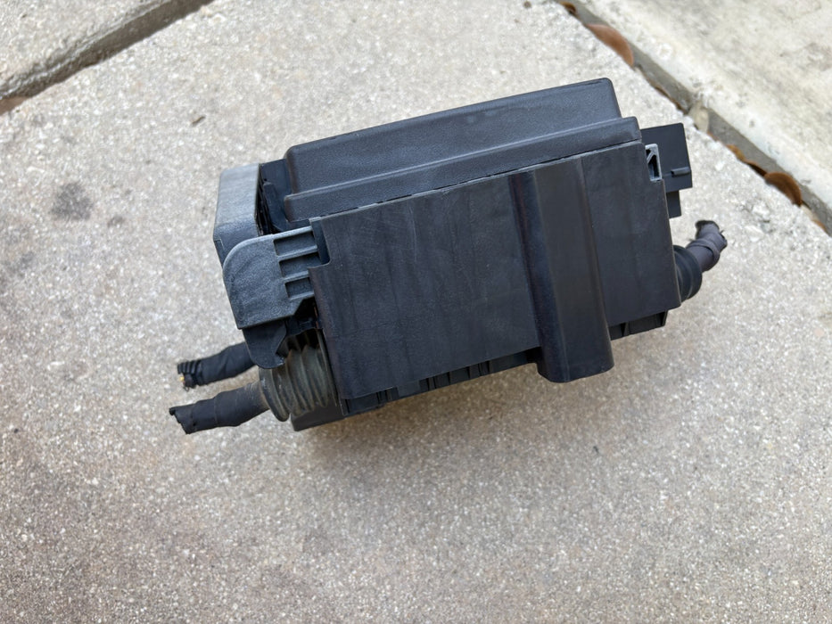 2017-2020 GMC ACADIA ENGINE FUSE BOX RELAY JUNCTION BLOCK CONTROL MODULE OEM
