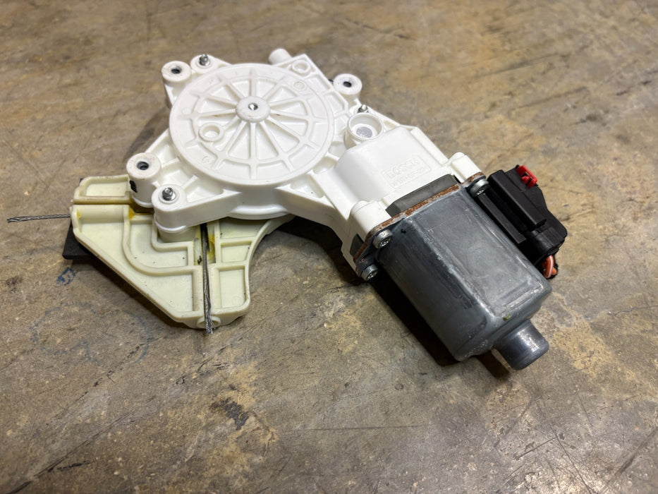 2007-2017 Jeep Compass Front Left Side Door Power Window Motor 0130822276