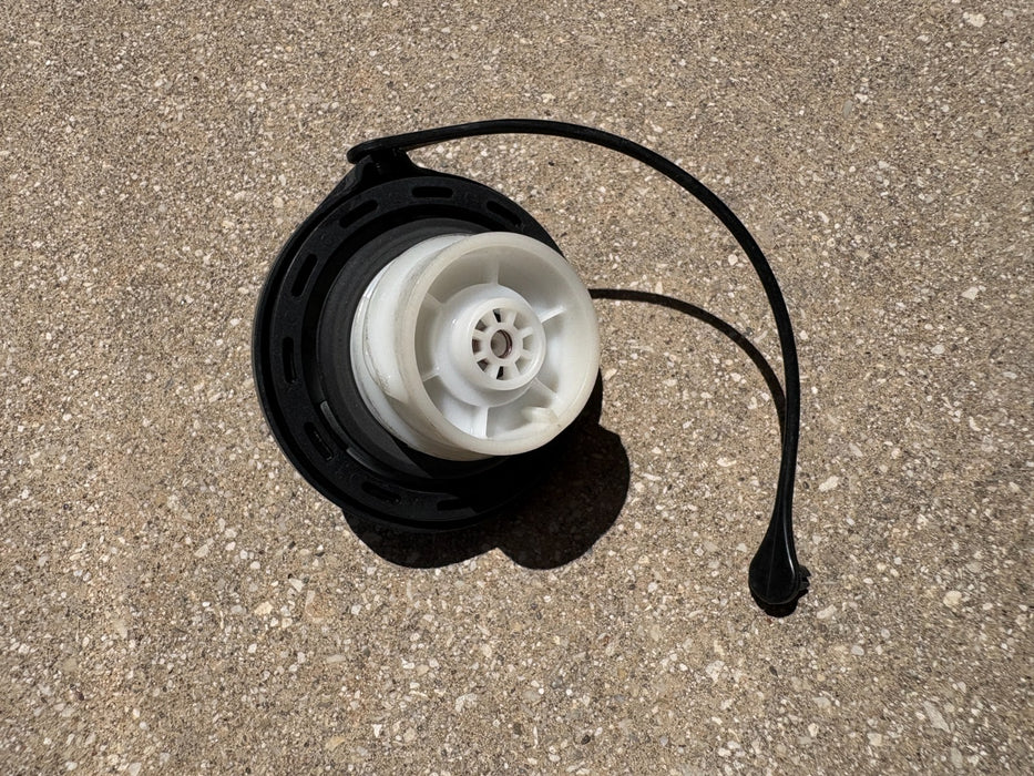 2015-2019 Hyundai Sonata Fuel Tank Gas Cap Filler Cover Lid OEM