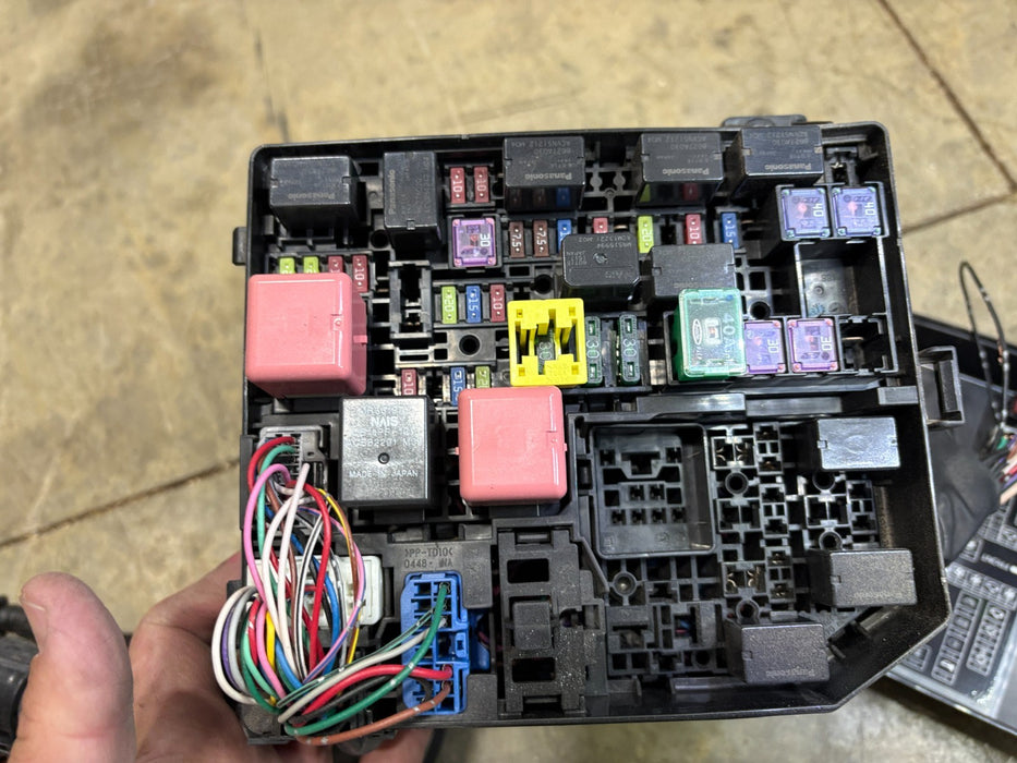 2014-2020 Mitsubishi Outlander Fuse Box Engine, OEM