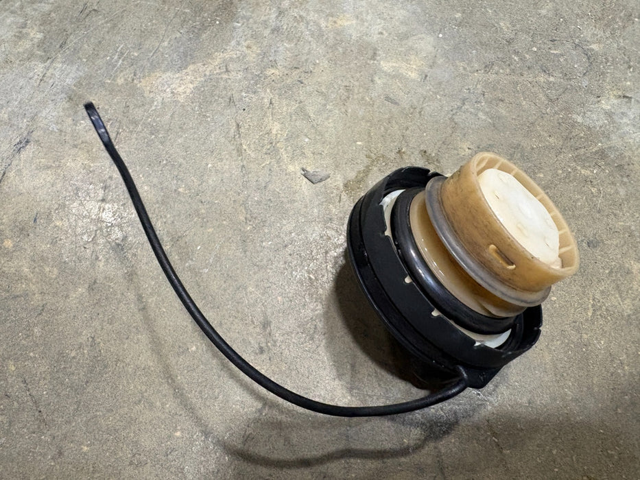 2010-2016 Cadillac SRX Fuel Gas Tank Cap OEM