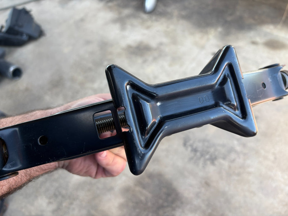 2019 - 2025 TOYOTA COROLLA JACK LIFT OEM 09111-47051